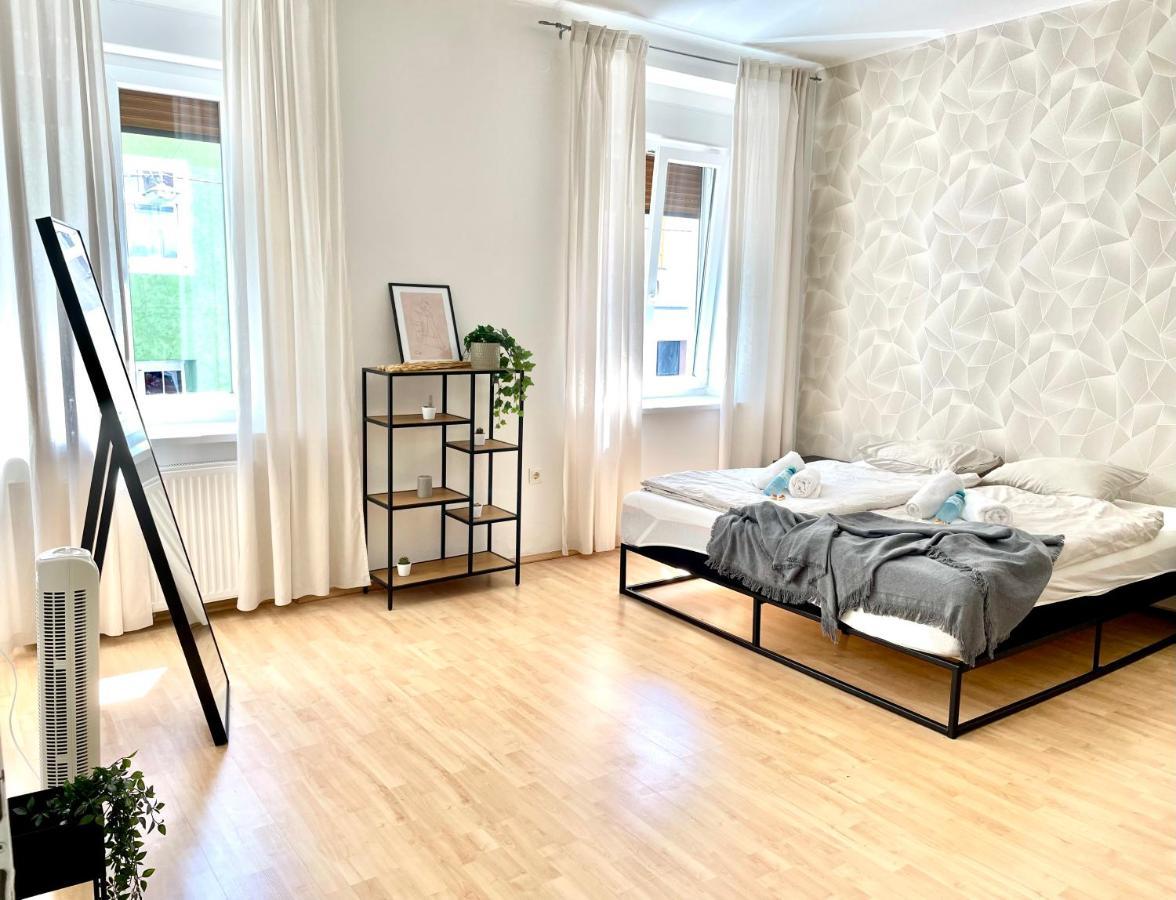 Central Comfy Apartment - Self Check-In Грац Екстериор снимка